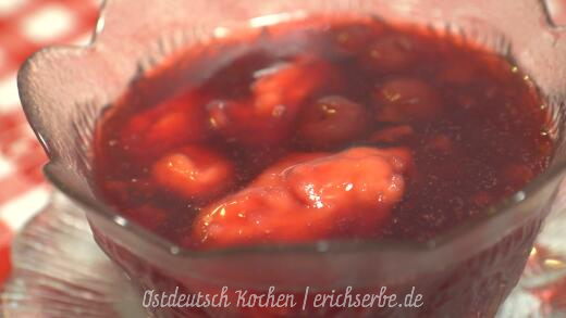 ostdeutsche Kirschsuppe mit Klütern nach DDR Rezept